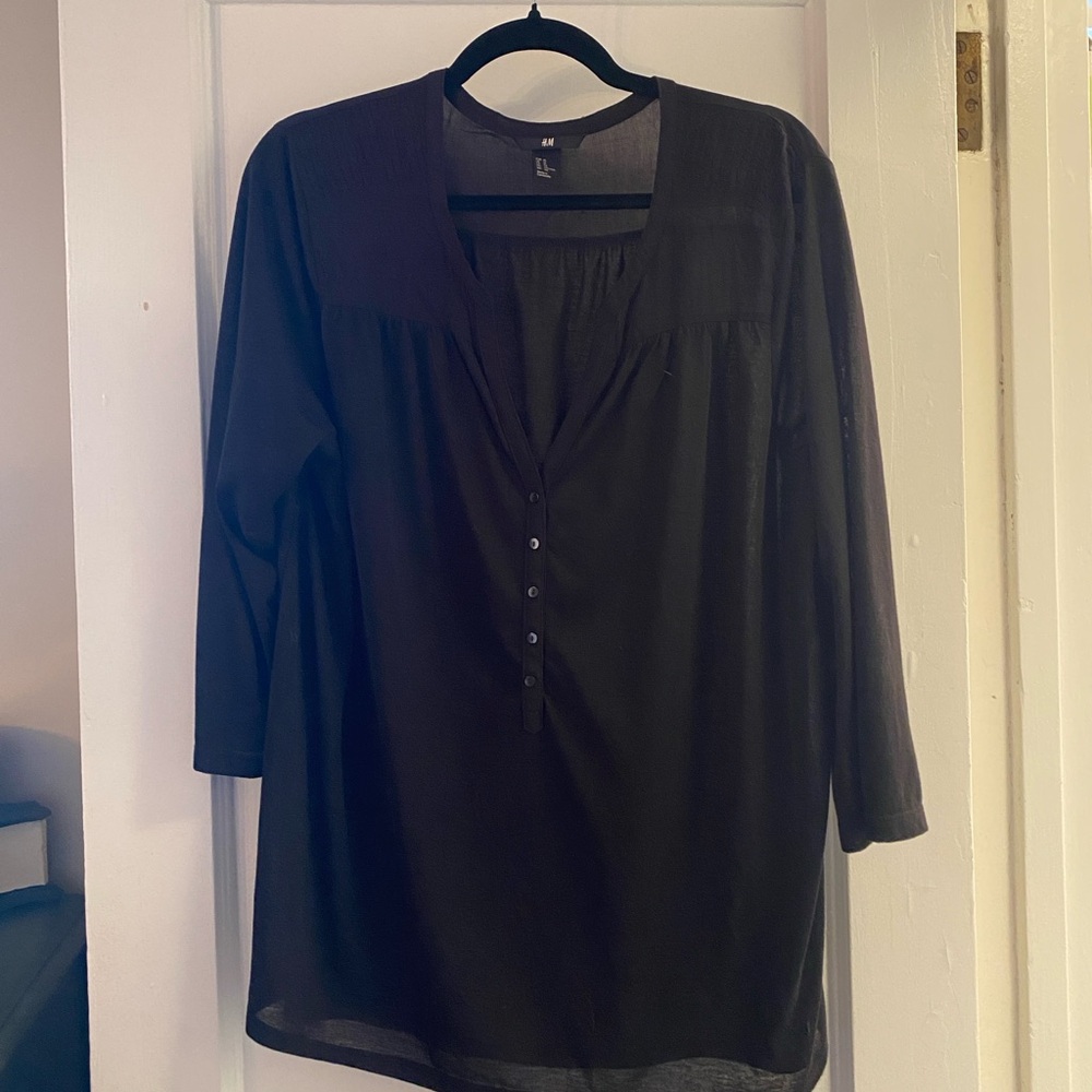 H&M Black 3/4 Sleeve Sheer V-Neck Button Tunic